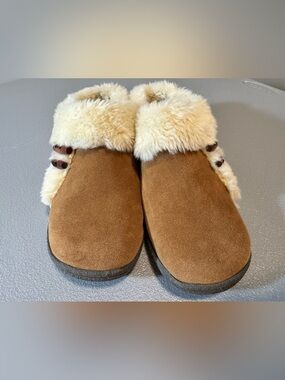 Clark’s Brown Cream Leather “Wanda” Faux Fur Slippers Size 7 M